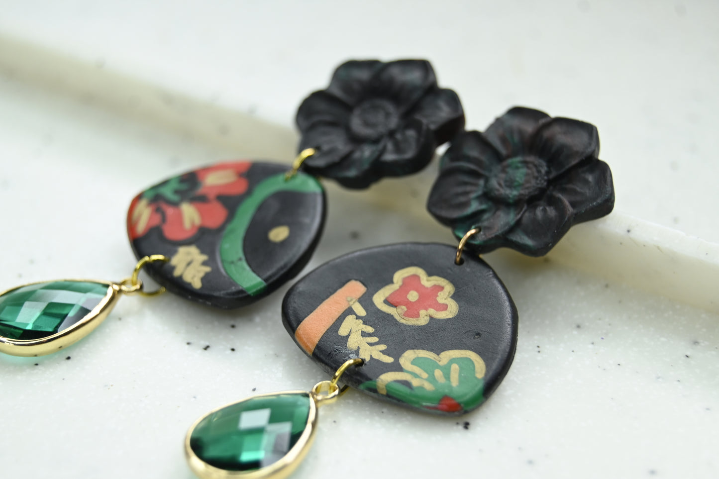 Aros Frida Kahlo cortos con colgantes