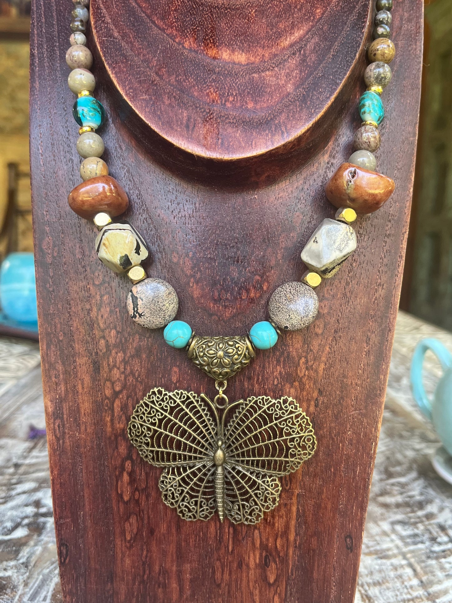 Collar piedra jaspe mariposa